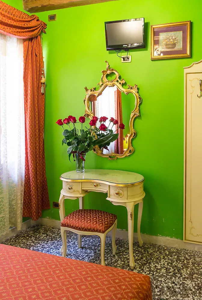 Ca Bella Hotel Venice 3*,